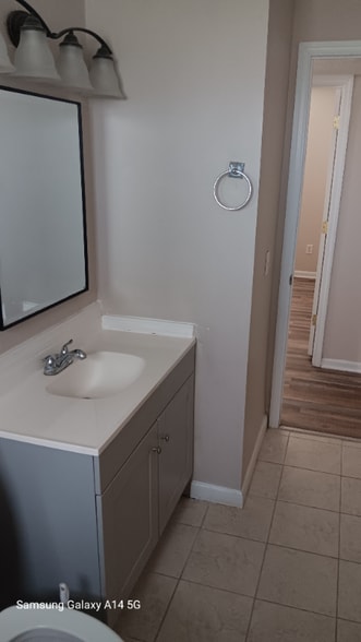 Building Photo - 2492 Victor Rd