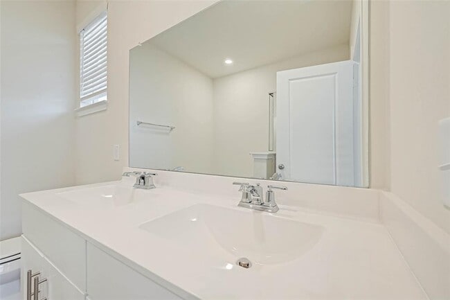 Building Photo - 16131 Kingfield Haven Dr