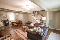 Building Photo - 633 Golfview Dr
