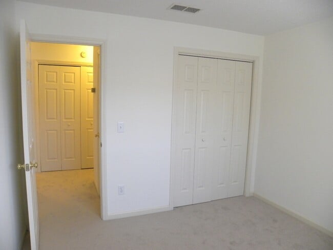 Building Photo - Central Wilmington! Live across from The Point at Barclay! Lovely one level patio home in popular...