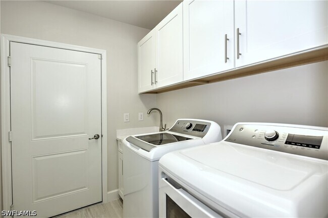 Building Photo - 16889 Fairgrove Way
