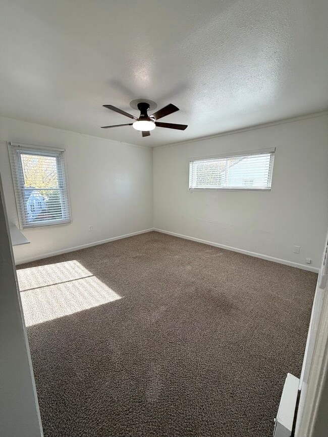 Building Photo - 1431 Johnston Ave