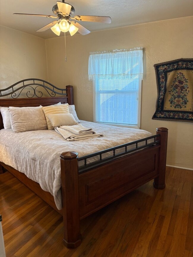 Building Photo - Charming 2 bedroom near downtown Modesto- Furnished option available