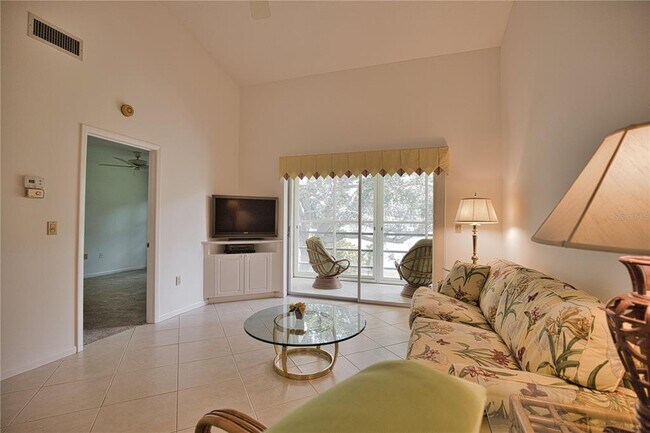 Building Photo - 766 Village Cir