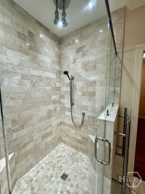 Building Photo - 204 Oak Branch Ct