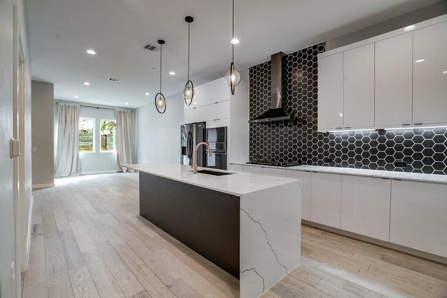 Building Photo - 2108 Tillery St