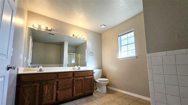 Building Photo - 2137 Harbor Dr