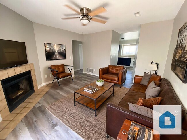 Building Photo - 1042 Mazatlan Cir