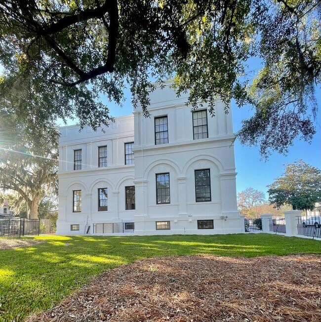 Primary Photo - 315 W 38th St