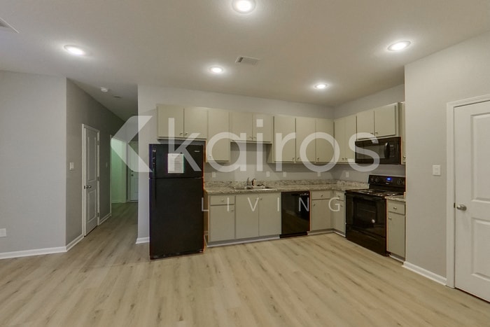 Building Photo - 10114 W 20th St