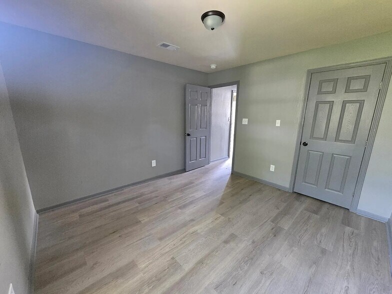 A Second Bedroom to relax after long day - 3316 6th St
