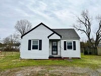 Building Photo - 3209 Chesham St