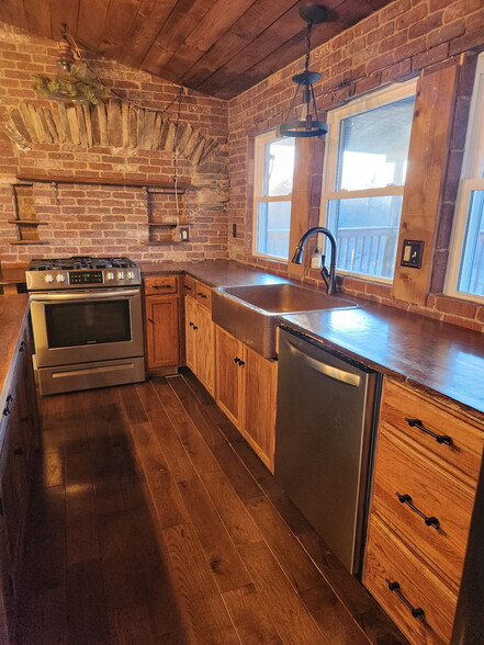 Building Photo - 4306 Upper Rd