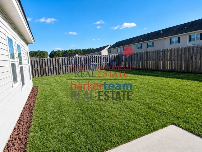 Building Photo - 3 Bedroom 2 Bathroom Home in Live Oak Subdivision - Richmond Hill