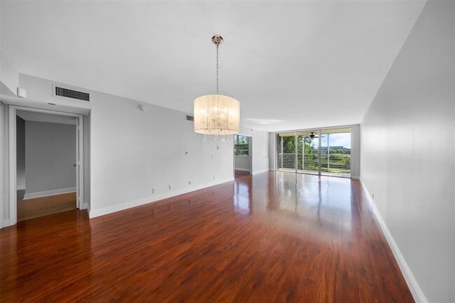 Building Photo - 3520 Oaks Way