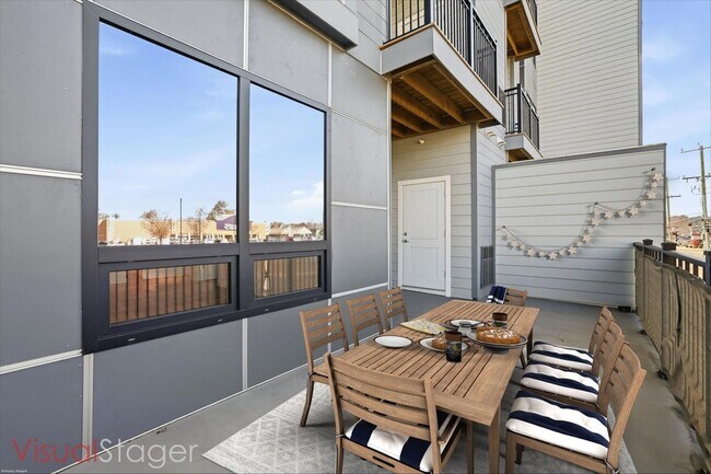 Building Photo - 71 Connecticut Ave