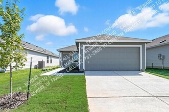 Building Photo - 6433 Middlebury Dr