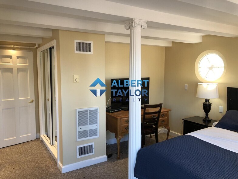Master Bedroom - 109 Beacon St