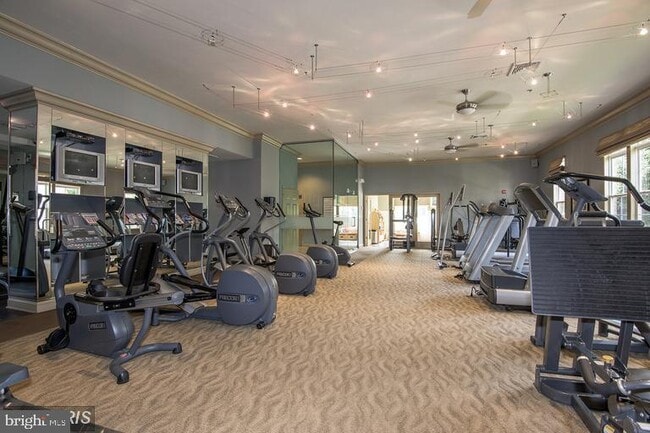 Building Photo - 22725 Thimbleberry Sq