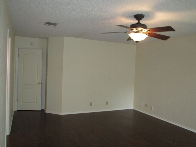 Building Photo - 1811 Lionheart Drive