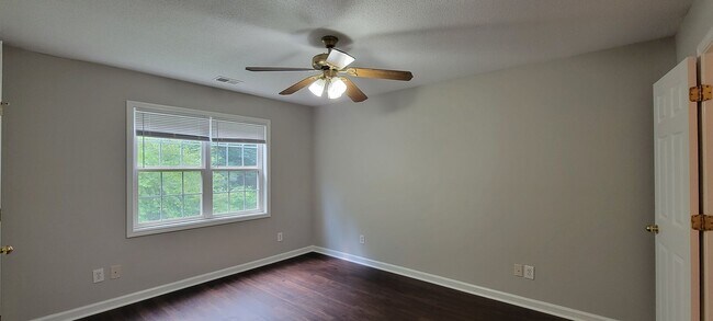 Building Photo - AFFORDABLE AND SPACIOUS