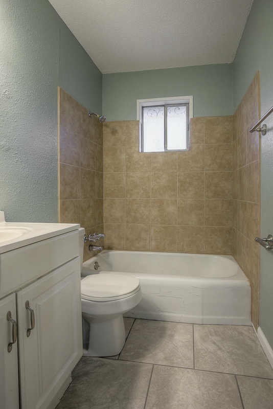 Building Photo - 514 NE Corder St