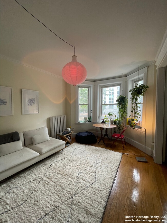 Primary Photo - 331 Huntington Ave