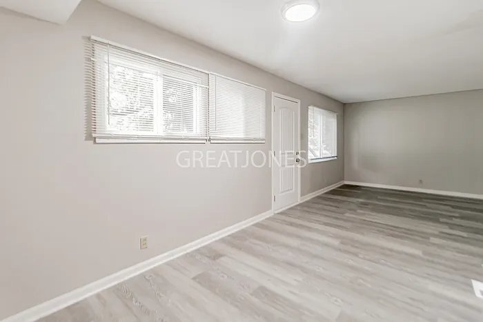 Building Photo - 155 Ben Nevis Rd