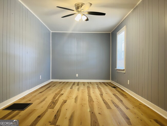 Building Photo - 103 Addie St