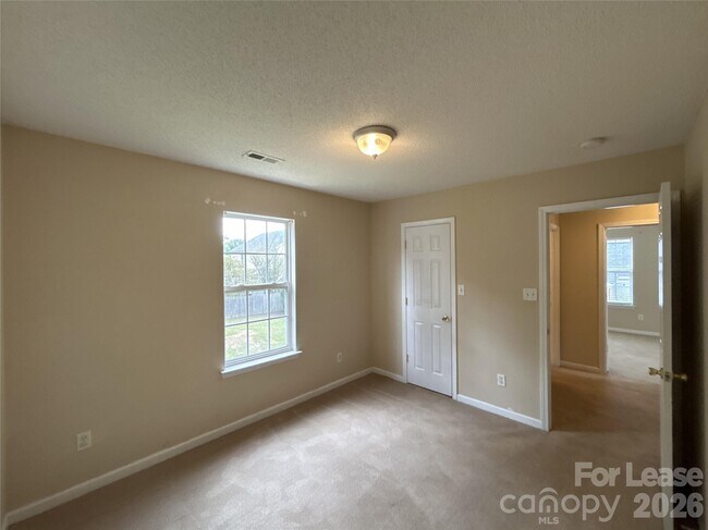 Building Photo - 3402 Southern Ginger Dr