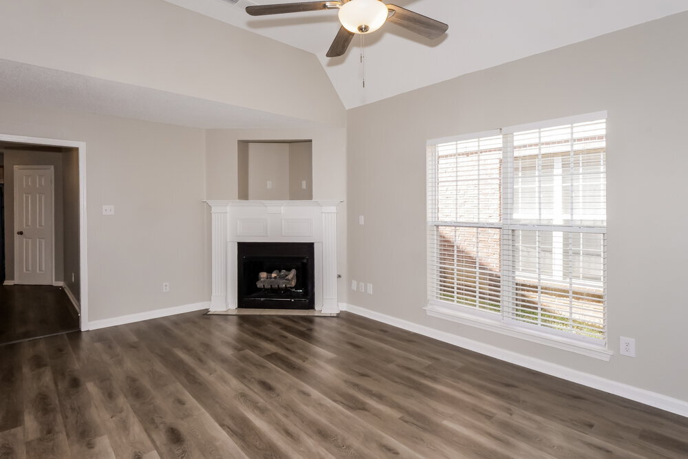 Building Photo - 9815 Riggin Dr