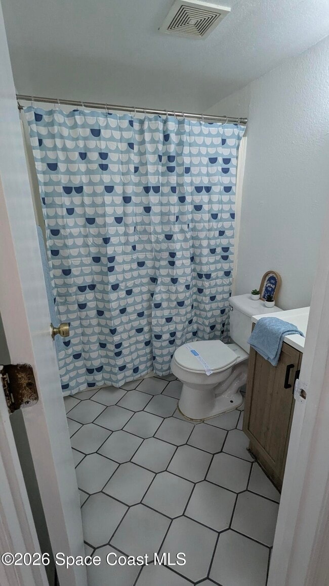 Building Photo - 1606 University Ln