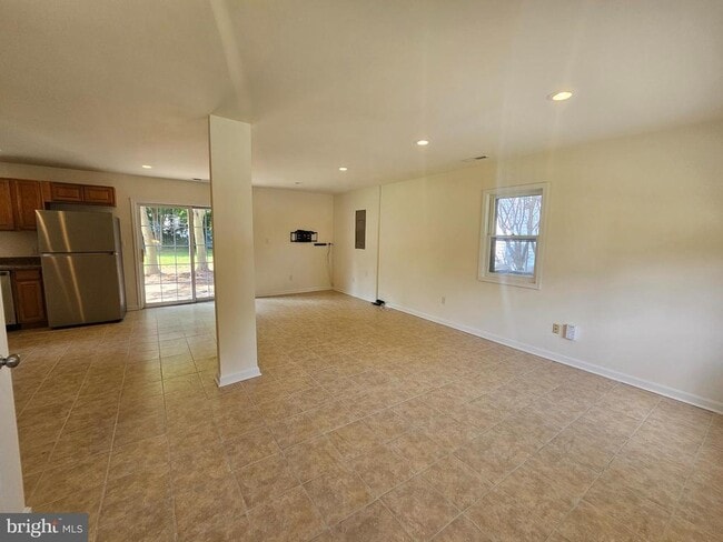 Building Photo - 58 Edgewood Rd