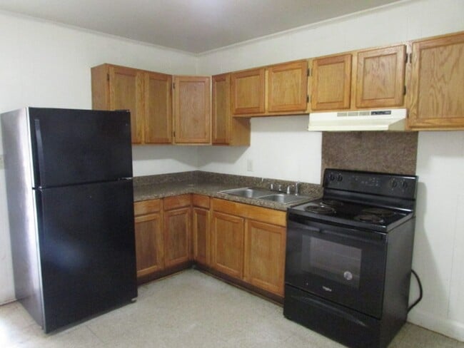 Building Photo - 135 Highland Ave