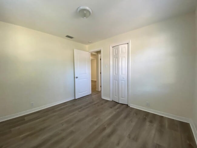 Building Photo - 911 NW 62 Ave