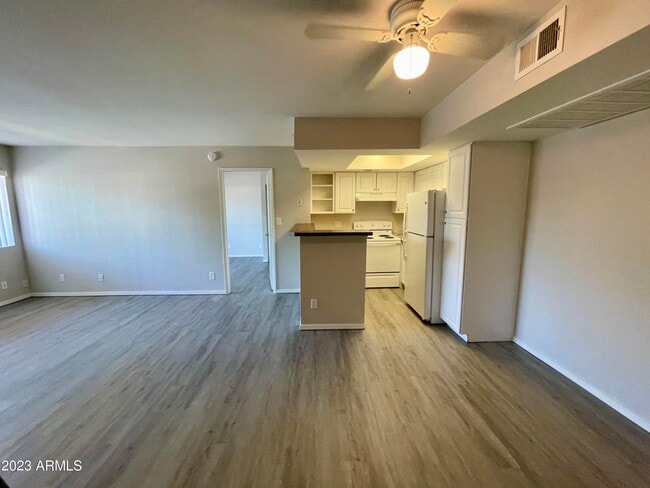 Building Photo - 3601 W Tierra Buena Ln