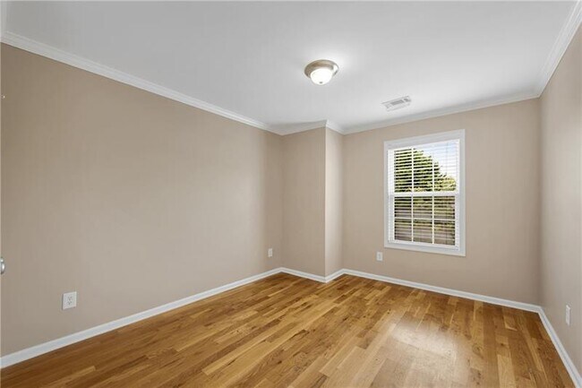 Building Photo - 3194 Cedar Glade Ln NE