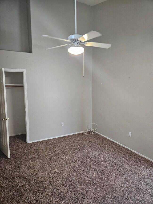 Building Photo - 7520 E Earll Dr