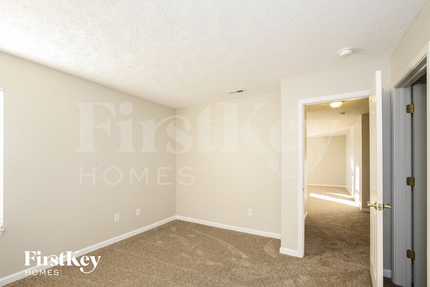 Building Photo - 14982 Deer Trail Dr