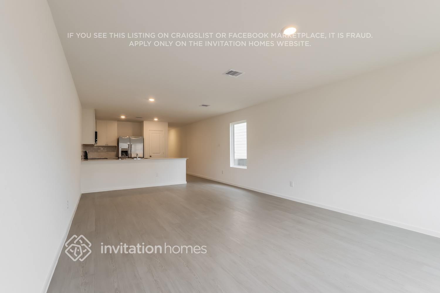 Building Photo - 15290 Abella Dr