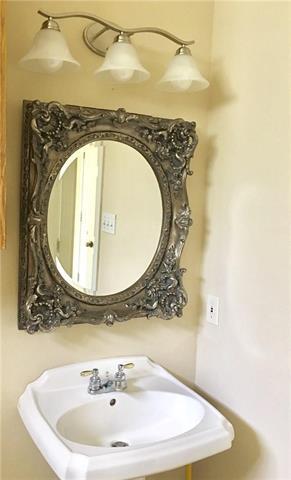 Building Photo - 3300 Bob White Dr