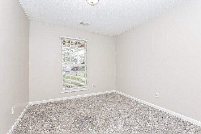 Building Photo - 2780 Shady Well