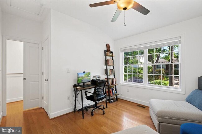 Building Photo - 4842 Park Ave