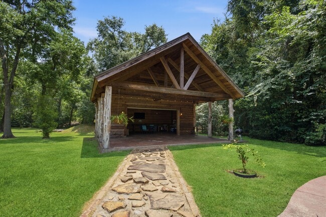 Building Photo - 223 Pin Oak Ln