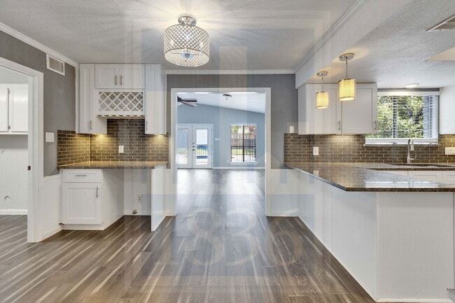 Building Photo - 11301 Taterwood Dr