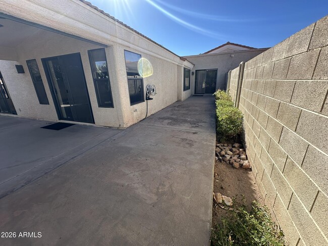 Building Photo - 14462 N Sherwood Dr