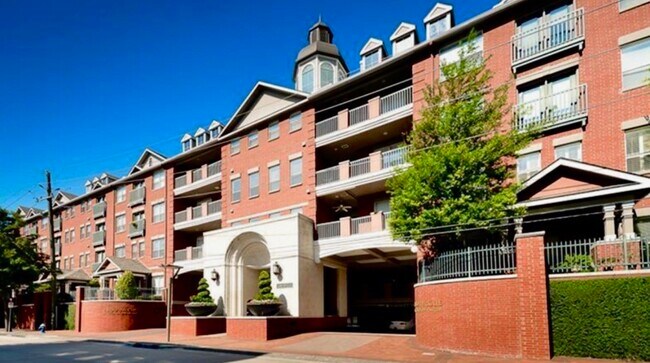 Building Photo - 2400 McCue Rd