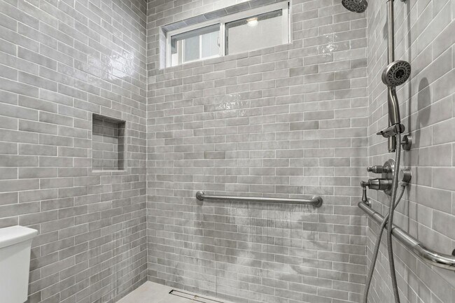 Building Photo - 1818 Tarragon Dr