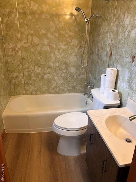 Building Photo - 1136 W Rowland St