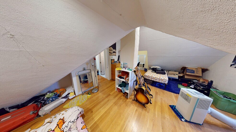 Building Photo - 1 Woodstock Ave